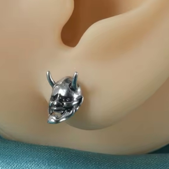 “Oni Mask” Hannya Japanese Horned Demon Gargoyle Ghost Horror Oddity Spooky Stud - Picture 3 of 10